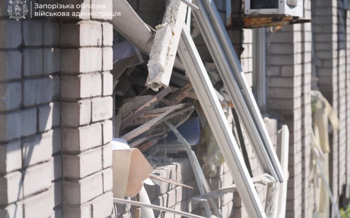 Російські окупанти скинули авіабомби по центру Запоріжжя: є загиблий та постраждалі (оновлено)