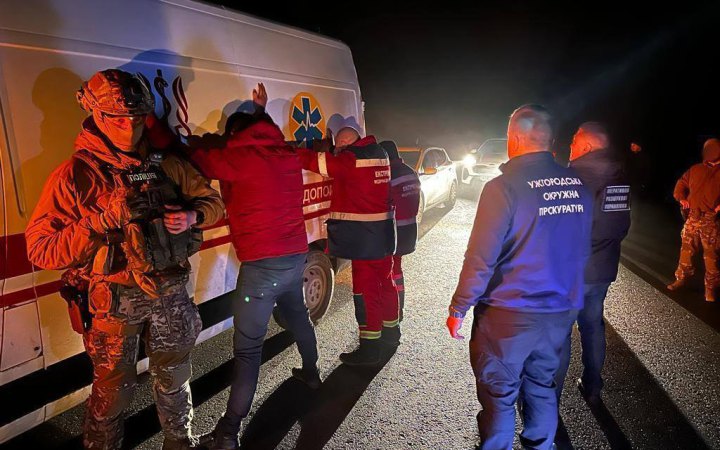 На Закарпатті піймали зловмисників, які перевозили ухилянтів у "швидкій"