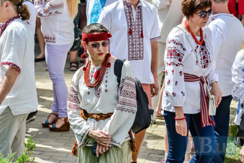 В метро Киева 17 мая будут пропускать пассажиров в вышиванках бесплатно
