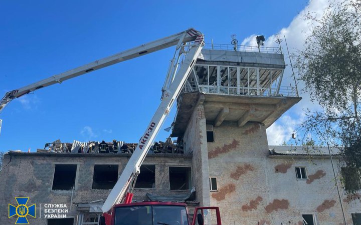СБУ повідомила про підозру військовому, дії якого призвели до обстрілу аеродрому “Канатове” на Кіровоградщині (доповнено)