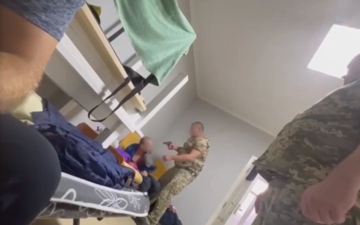 Чоловік, якого побили у військкоматі Самбора, виявився ухилянтом і ображав ЗСУ, - спілка учасників АТО