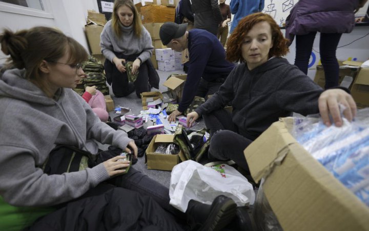 На частку великих міжнародних організацій приходиться левова частина грошових потоків, спрямованих для допомоги Україні 