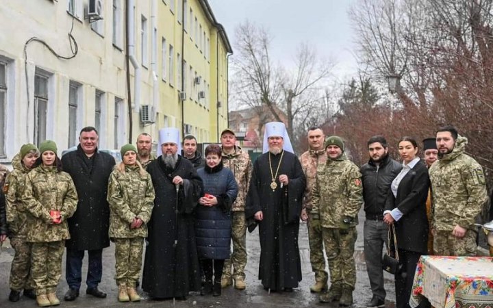 ​Епіфаній відвідав поранених захисників і захисниць у шпиталі Білої Церкви