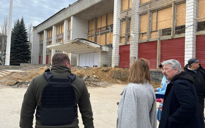 Окупанти обстріляли 70% культурних закладів Донеччини, - Ткаченко