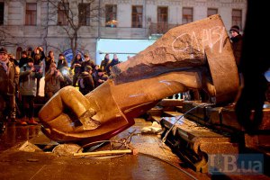 Оппозиция открестилась от сноса Ленина