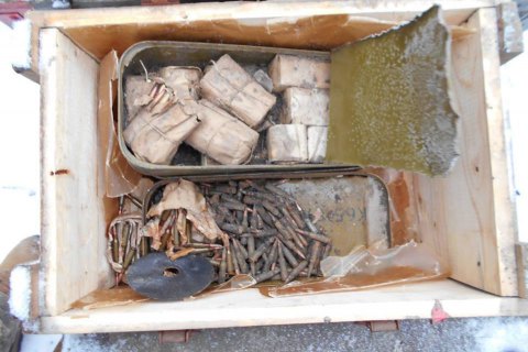 Военная контрразведка под Донецком обнаружила тайник с боеприпасами 