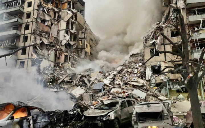 У Дніпрі вже п'ятеро загиблих внаслідок влучання ракети у будинок