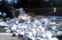 В Крыму перевернулась фура с 18 тоннами "Массандры"