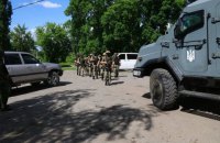 В Красногоровку, которая пострадала от обстрела, направили спецназ КОРД