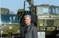 Порошенко підготував рекордну партію техніки штурмовим підрозділам на східний фронт