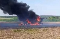 На Сумщині російський безпілотник атакував комбайн під час польових робіт