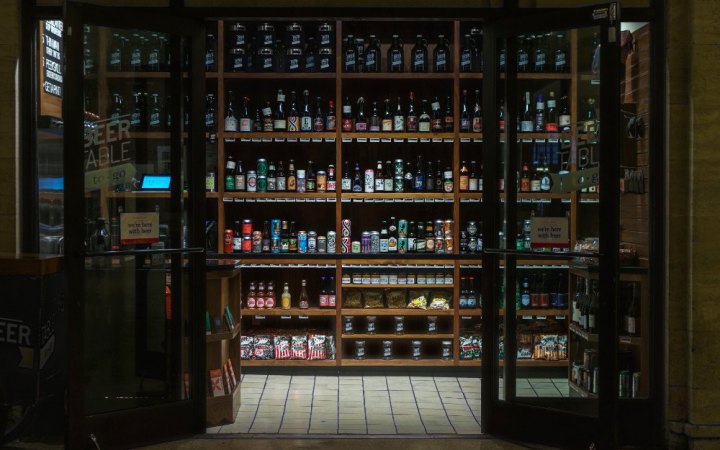 С завтрашнего дня в Винницкой области запрещена продажа алкоголя правоохранителям и военным