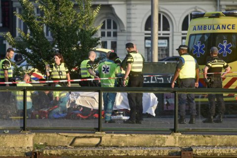 В центре Амстердама автомобиль наехал на пешеходов, есть пострадавшие