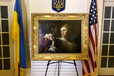 Через 77 років після викрадення в Україну повернулася картина П’єра Луї Гудро "Закохані"