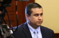 США: убийцу чернокожего подростка подозревают в нападении на жену