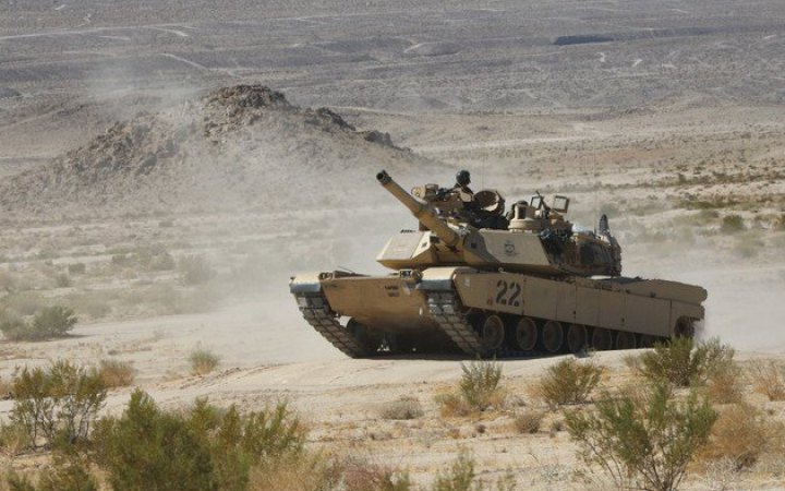 Австралія передала першу партію танків Abrams для України