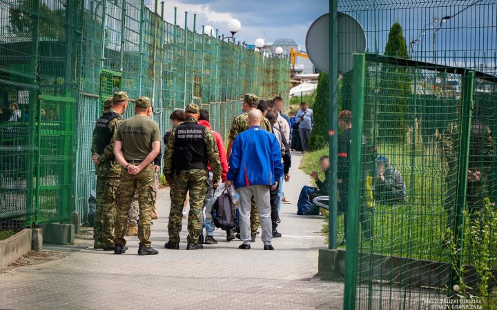 Польська прикордонна служба прокоментувала інформацію про 100 тисяч молодих українців, які виїхали до Польщі за два місяці