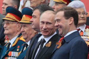 Путин и Медведев приедут в Севастополь 9 мая