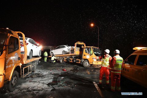 В Китае произошло ДТП с участием 31 авто, 15 человек погибли