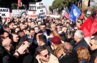 ​На антиправительственные протесты в Албании вышло более 10 тыс. человек