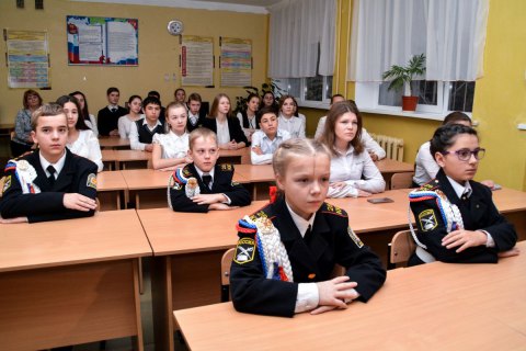 "Власти" Крыма поручили школам готовиться к дистанционному обучению с 1 сентября