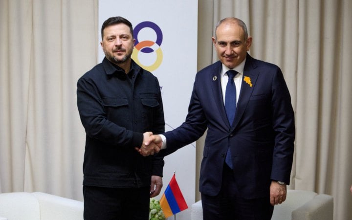 Президент Зеленський обговорив із главою уряду Вірменії двосторонні відносини та зближення з ЄС