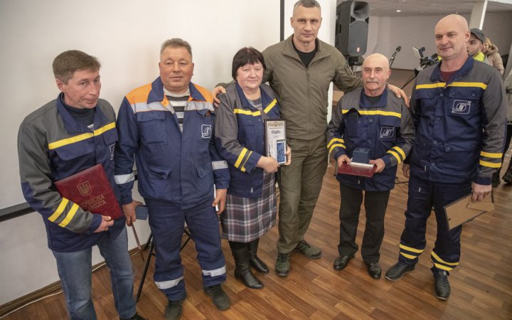 Кличко нагородив комунальників до професійного свята