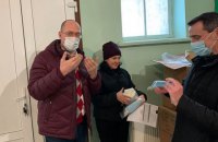 Шмыгаль показал, сколько масок получит каждая область