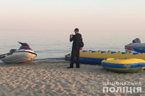 У Затоці гідроскутер врізався в чоловіка на надувному матраці, відпочивальник загинув