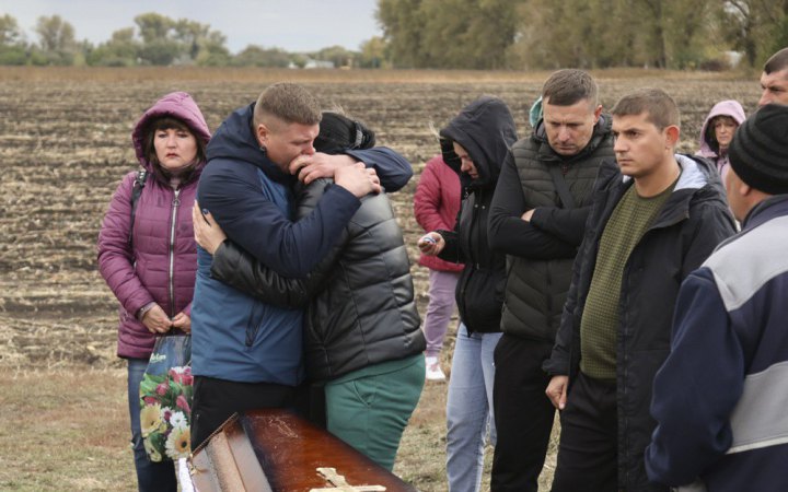 Для дітей, які стали сиротами після російського удару по Грозі, зібрали більше 1 млн гривень