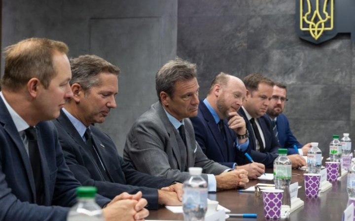 Єрмак зустрівся з делегацією депутатів британського парламенту