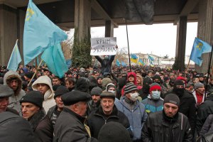 Во время столкновений в Крыму погибли два человека