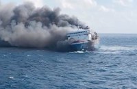 У Індонезії через пожежу на поромі загинули пʼятеро людей, ще 41 особа зникла безвісти