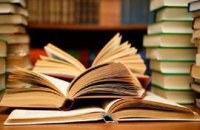 Школьники до сих пор ждут обещанные Табачником учебники