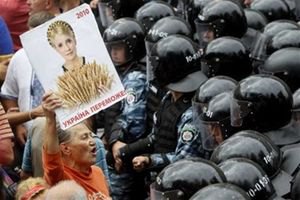 Больницу с Тимошенко охраняет несколько десятков милиционеров