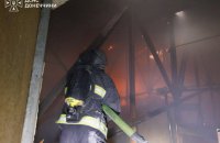 Російський FPV-дрон влучив у будинок культури в Краматорську