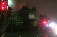 У Києві загорівся будинок-пам'ятка архітектури на розі Іллінської та Волоської (оновлено)