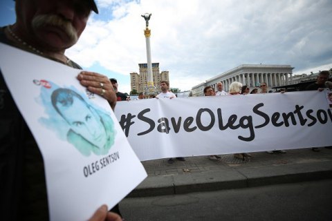 "Вытягивать Олега нужно срочно", - сестра Сенцова