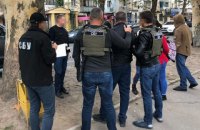 Одесский таможенник попался на взятках за оформление импортных автомобилей
