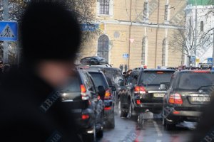 ГАИ напоминает днепропетровцам, как вести себя, увидев кортеж Януковича