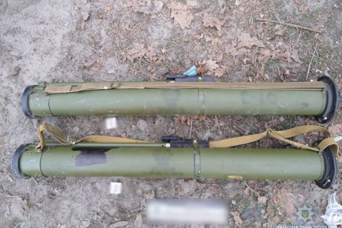 ​В Чернигове задержали военного-контрактника, продававшего гранатометы и гранаты