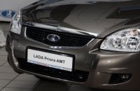 Російський "АвтоВАЗ" призупиняє роботу через брак запчастин