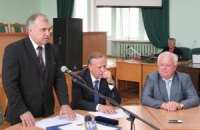 Пляма на мундирі Кузьміна?
