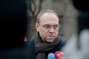 Власенко будет защищать Тимошенко по "делу Щербаня"