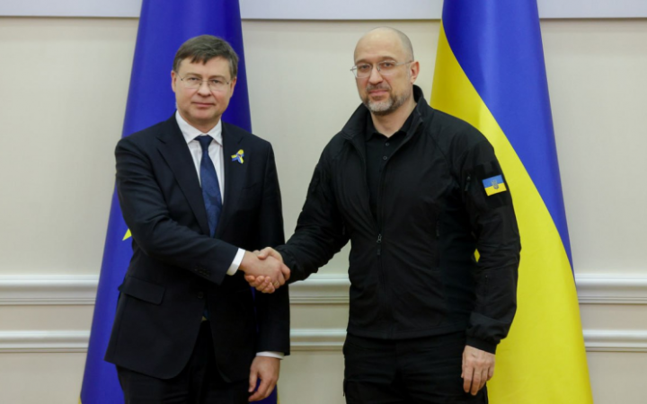 Шмигаль та Домбровскіс обговорили лібералізацію торгівлі між Україною та ЄС