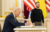 Повільний наступ ЗСУ може стати перевіркою заявленої Байденом мільярдної допомоги Києву, − WSJ