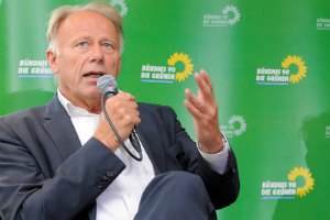 Германия: кандидата в канцлеры уличили в поддержке педофилии