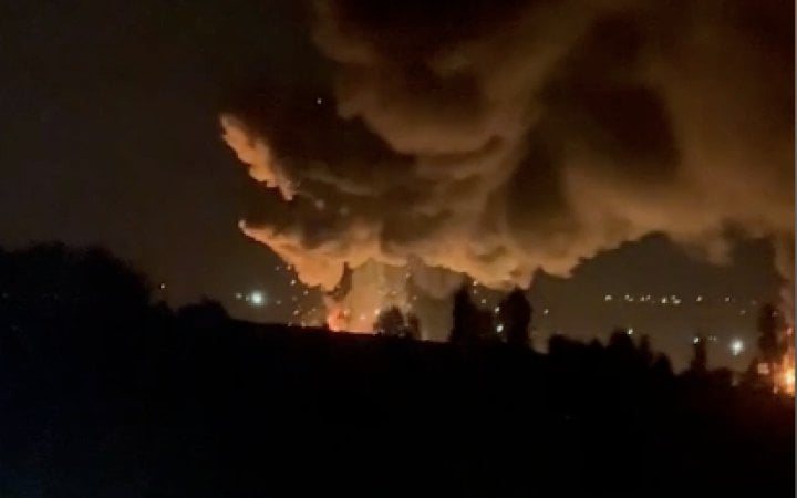 Зеленський і Генштаб підтвердили удар по Ярославському НПЗ і аеродрому в Ростові. Уражено Ан-12, два Ан-26 і три гвинтокрили