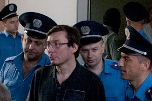 ​Сергей Луценко: «Я буду рад, если  кто-то забьет последний гвоздь в крышку режима, но не ценой жизни моего брата»