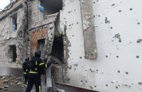 На Київщині унаслідок ворожої атаки пошкоджені приватні будинки, постраждала людина (оновлено)